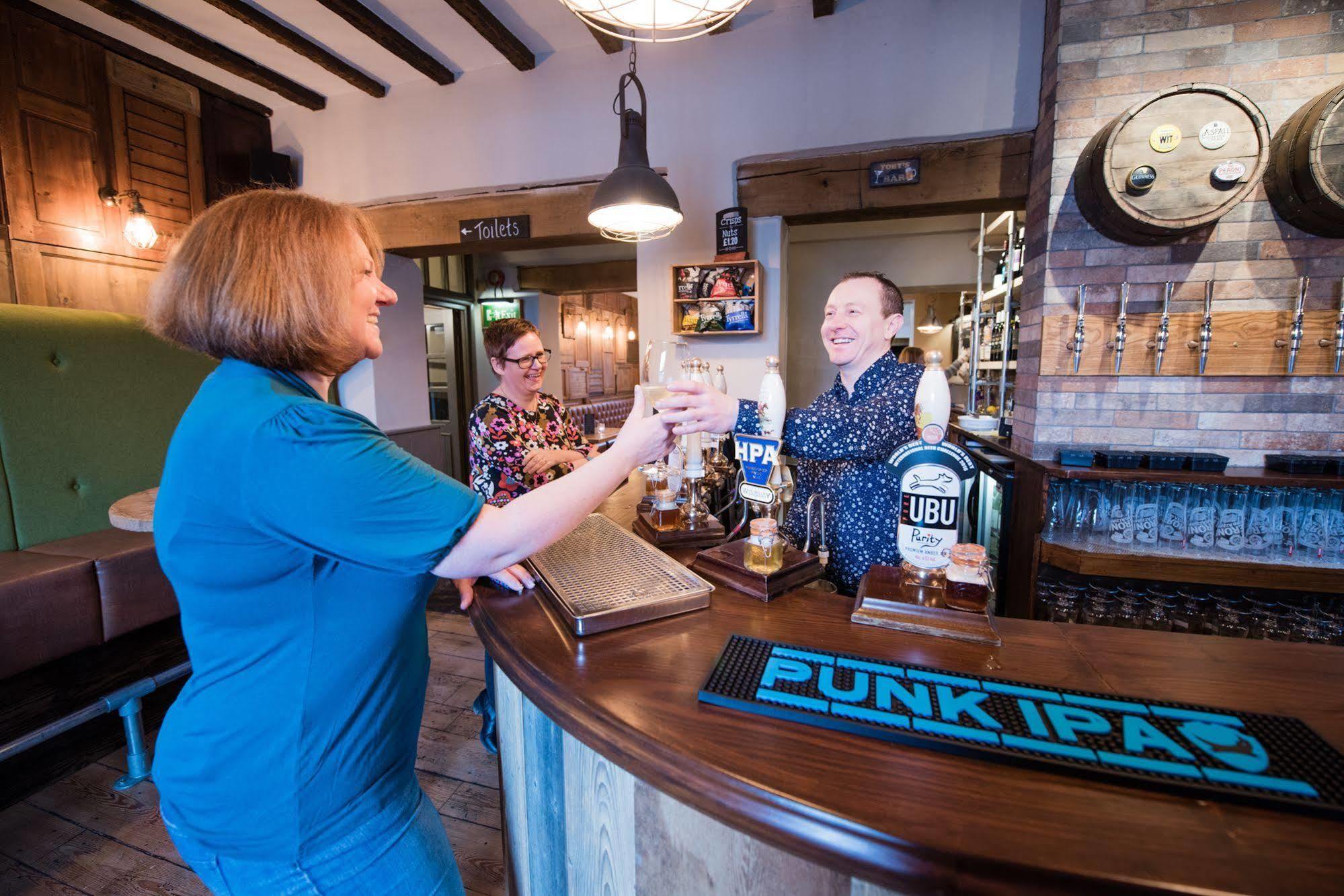 The Littleton Arms Hotell Penkridge Eksteriør bilde